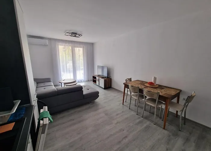 Premium 2 Bedroom Flat At Millennium 2 *